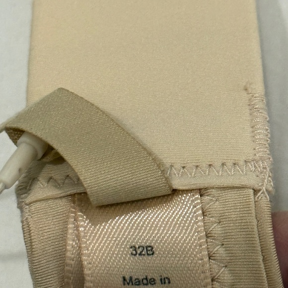 SKIMS Push-up Bra - Picture 4 of 5